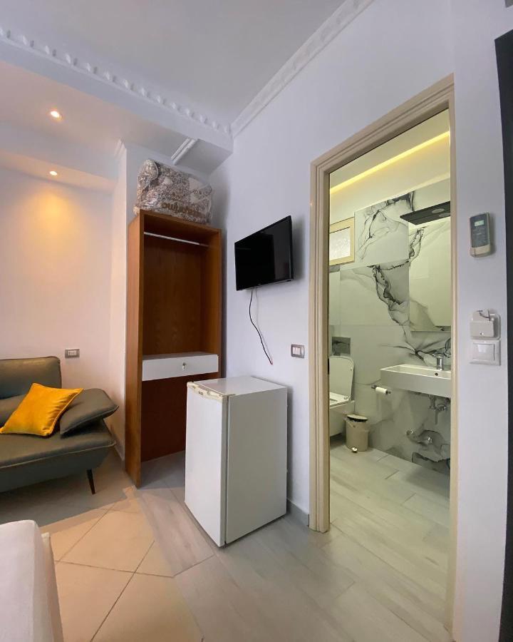 Hotel Kristal Borsh Exteriér fotografie