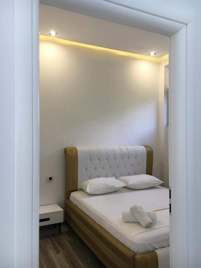 Hotel Kristal Borsh Exteriér fotografie